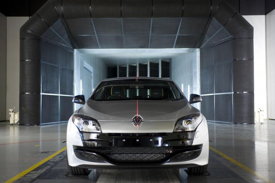  Renault Megane RS 250 2010 года  (фото 24 из 34)